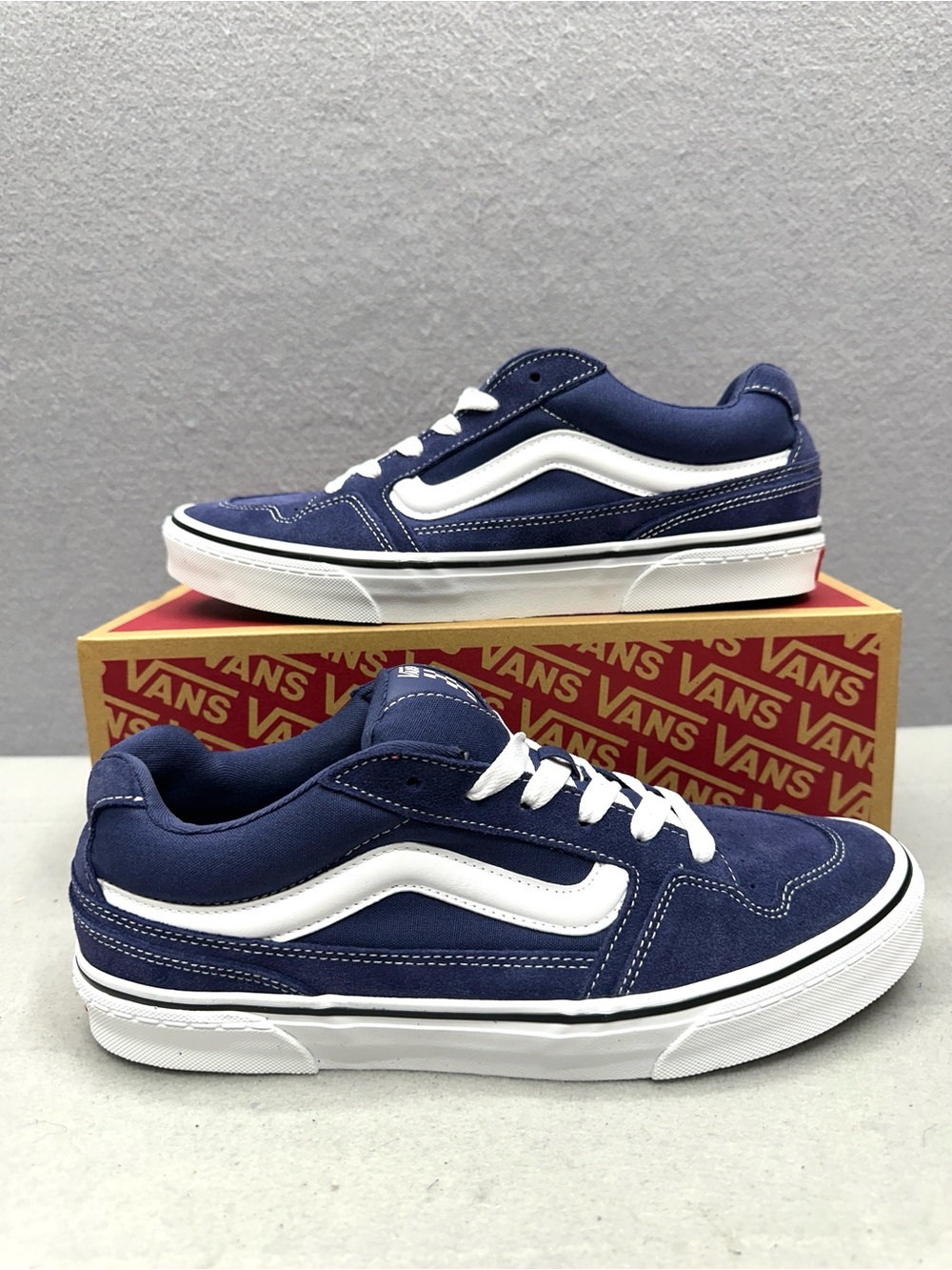 VANS Mens Caldrone Suede Sneakers US 10.5 Deep Twilight Blue